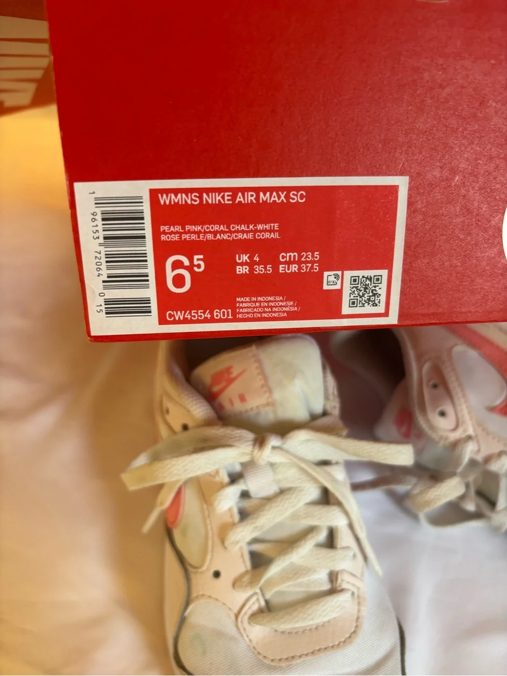 Nike Air Women's Pink & white Casual Sneakers size 6.5